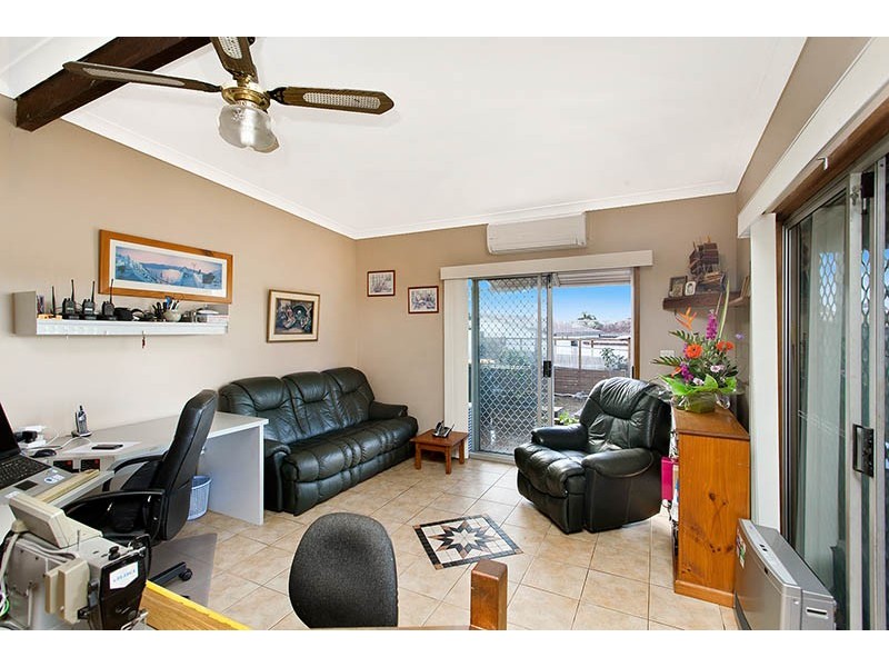 17 Grose Avenue, Barrack Heights NSW 2528