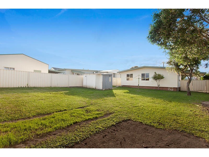 15 Walters Street, Warilla NSW 2528