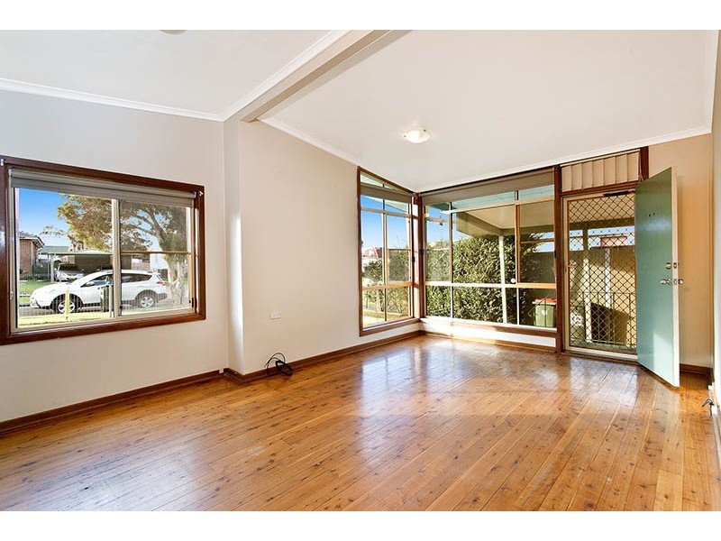 15 Walters Street, Warilla NSW 2528