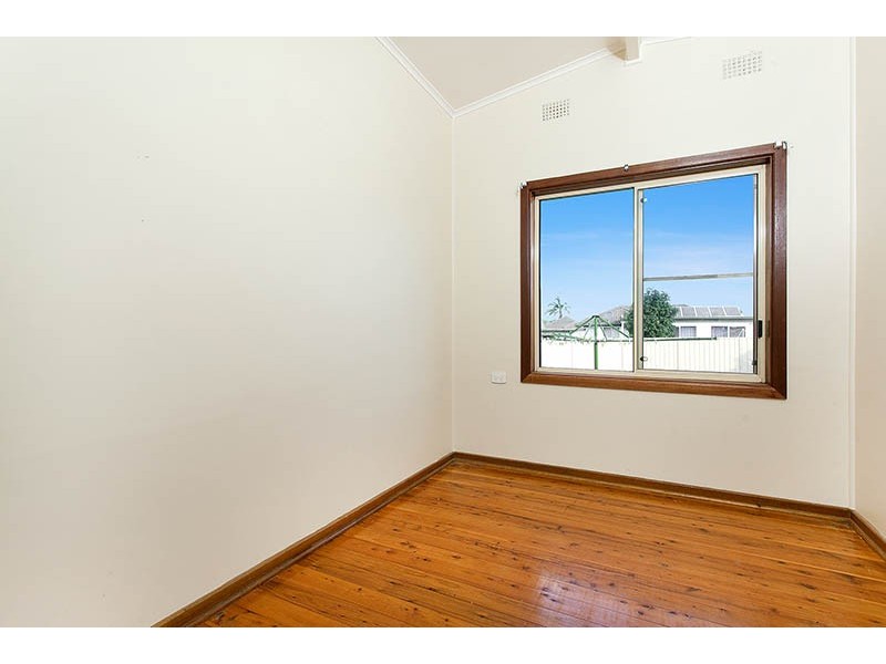 15 Walters Street, Warilla NSW 2528