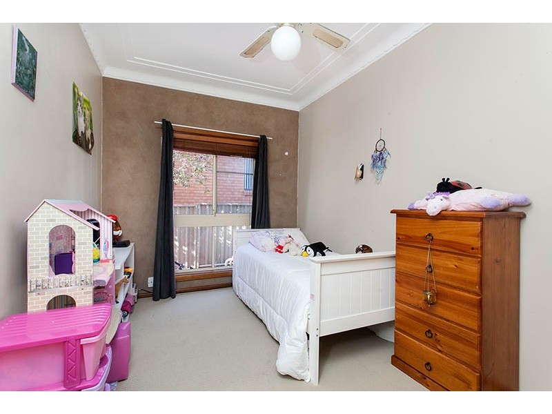 15 Madden Street, Oak Flats NSW 2529