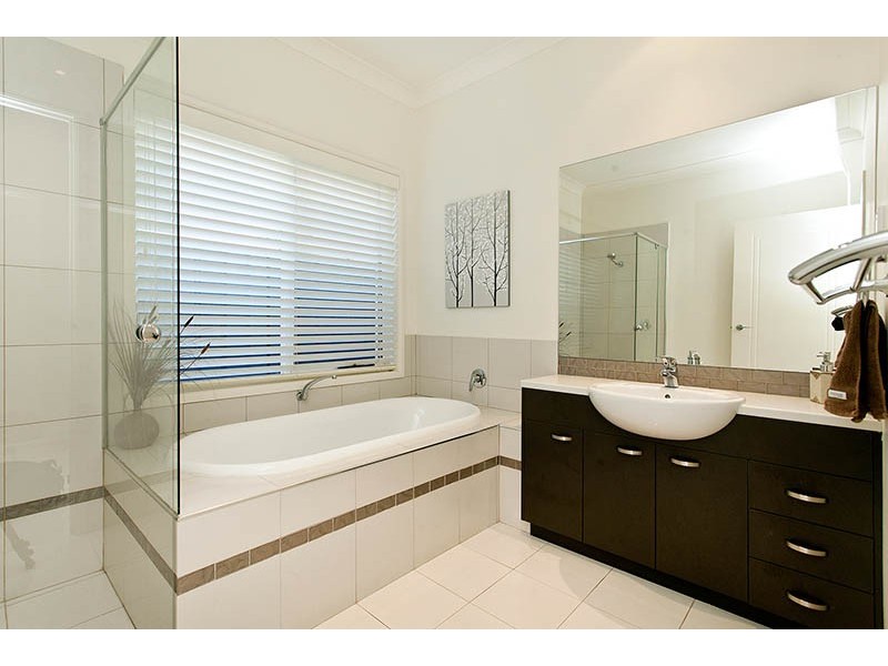 13 Riverside Crescent, Haywards Bay NSW 2530