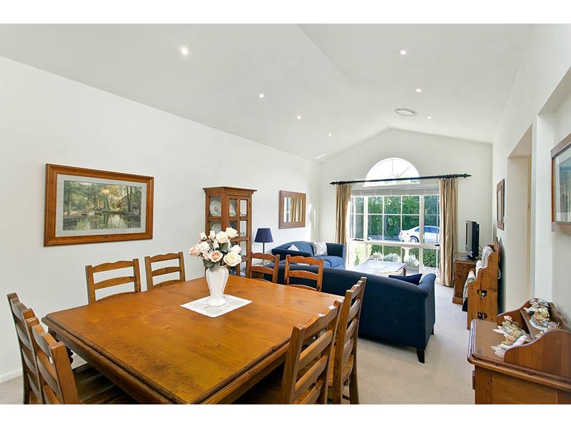 13 Riverside Crescent, Haywards Bay NSW 2530