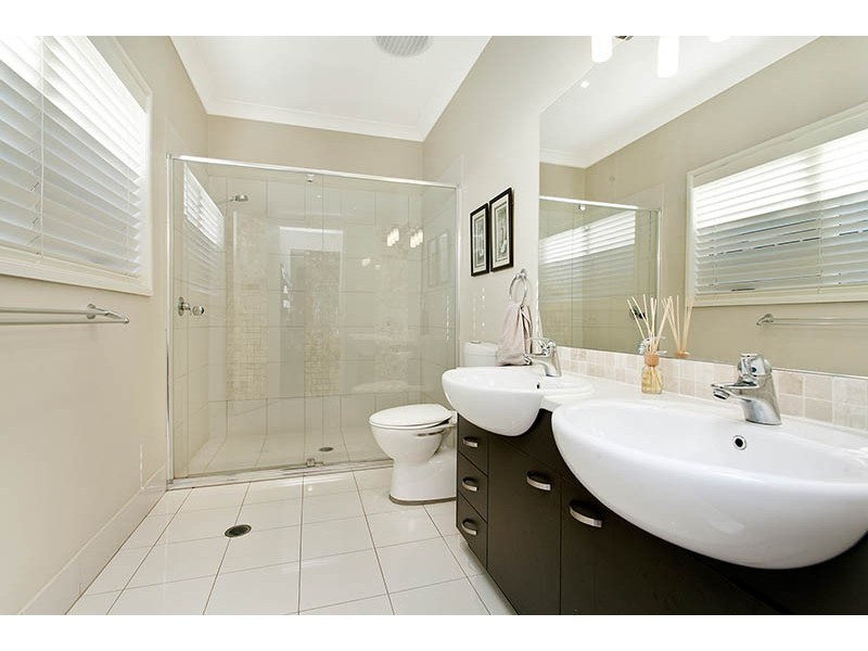 13 Riverside Crescent, Haywards Bay NSW 2530