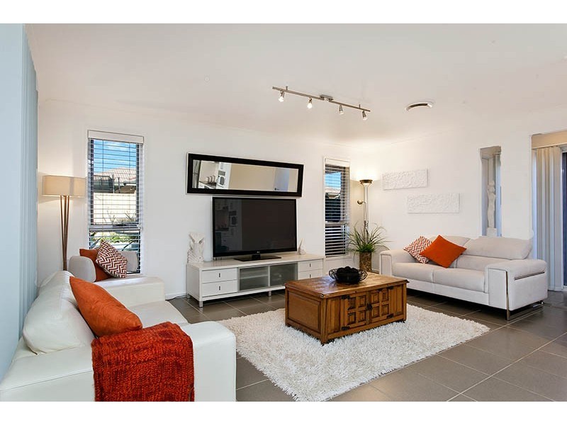 5 Burrinjuck Avenue, Flinders NSW 2529