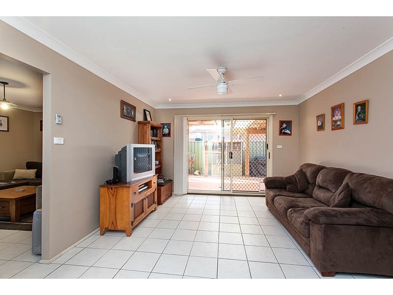 6 Moruya Link, Albion Park NSW 2527