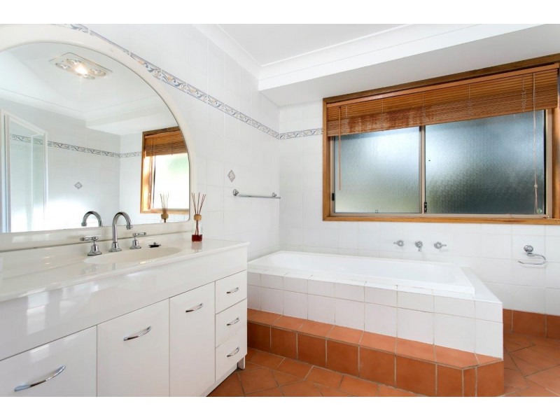 15 Gear Circuit, Albion Park NSW 2527