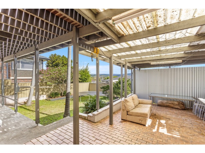 28 Shipton Crescent, Mount Warrigal NSW 2528
