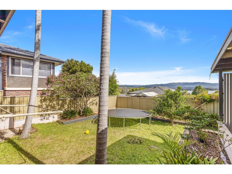 28 Shipton Crescent, Mount Warrigal NSW 2528