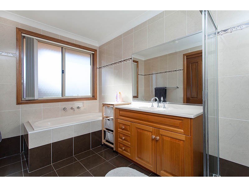 3 Woodburn Terrace, Flinders NSW 2529