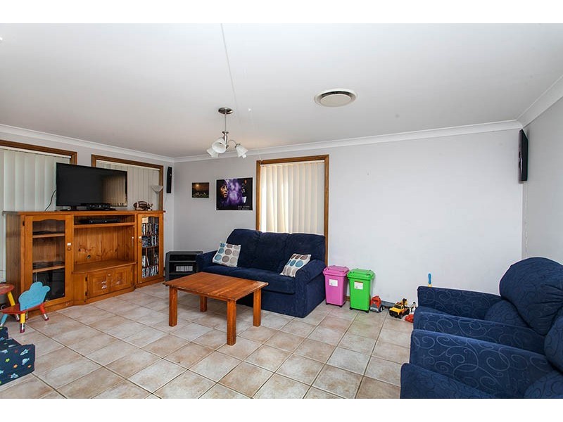 3 Woodburn Terrace, Flinders NSW 2529
