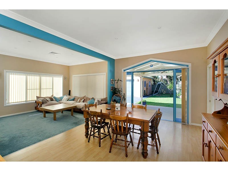 11 Junction Road, Barrack Point NSW 2528
