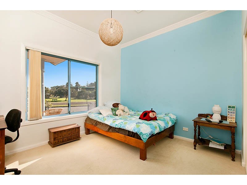 11 Junction Road, Barrack Point NSW 2528