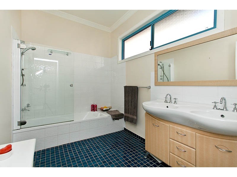11 Junction Road, Barrack Point NSW 2528