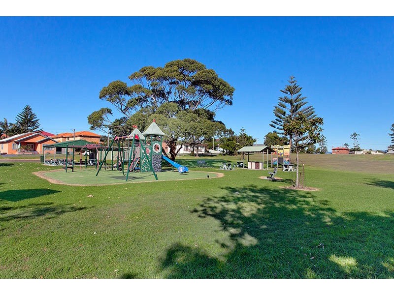 11 Junction Road, Barrack Point NSW 2528