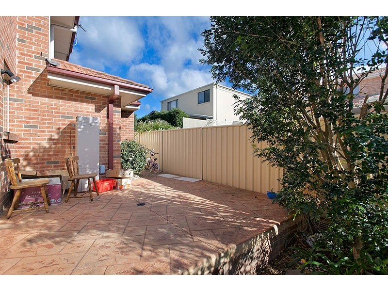 2/32 Seymour Dr, Flinders NSW 2529