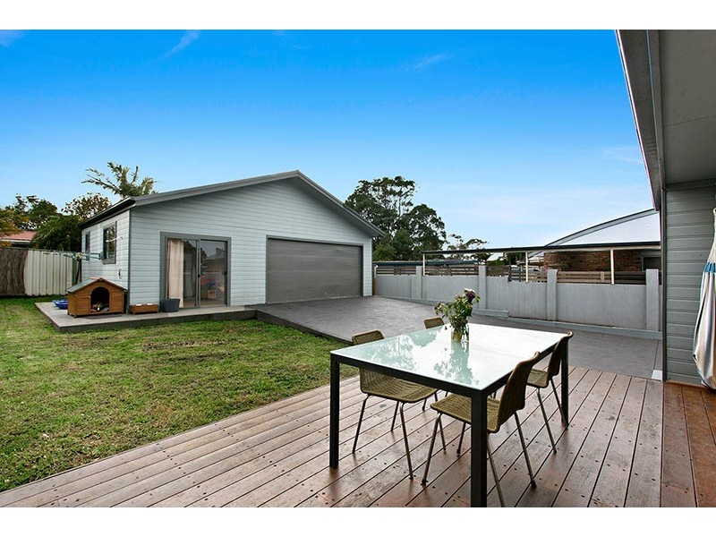 4 Lagoon Street, Barrack Heights NSW 2528
