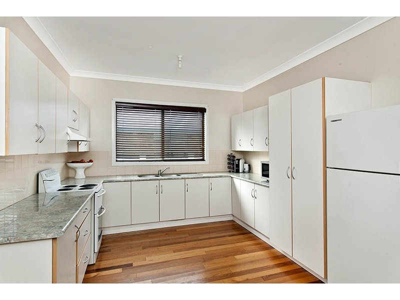 4 Lagoon Street, Barrack Heights NSW 2528