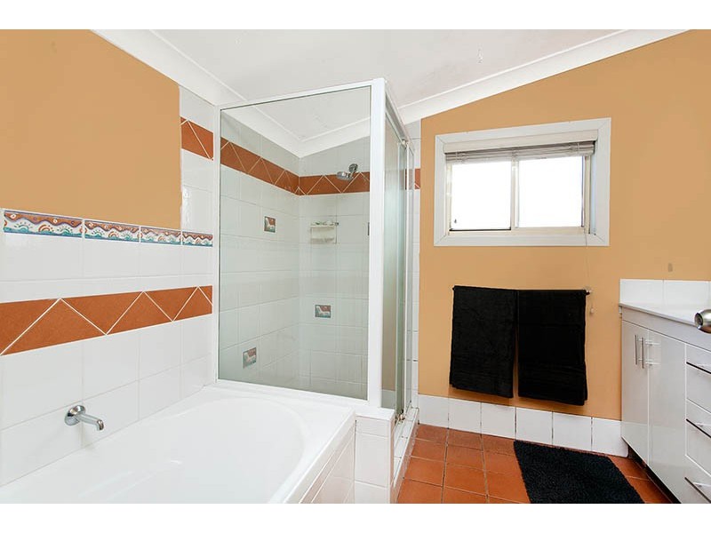 22 Park Road, Lake Illawarra NSW 2528