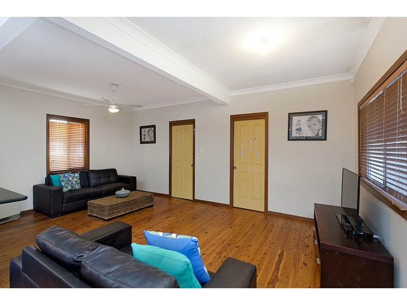 22 Park Road, Lake Illawarra NSW 2528