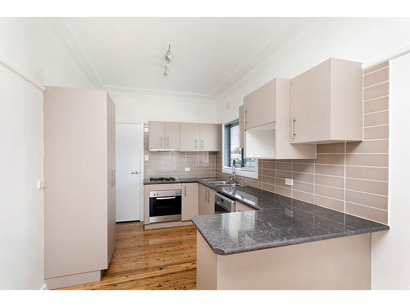 14 William Avenue, Warilla NSW 2528