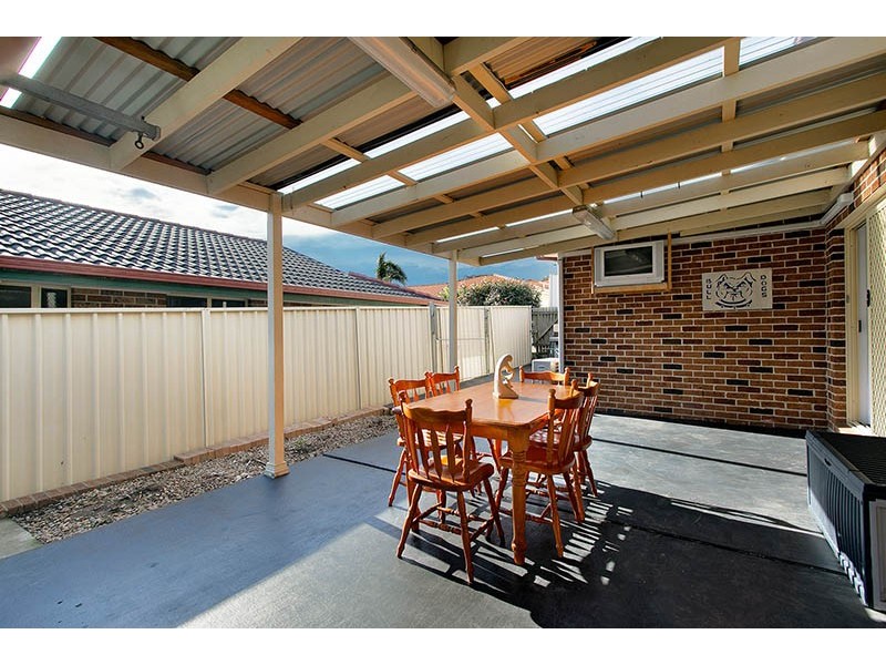 1/8 Baronda Close, Flinders NSW 2529