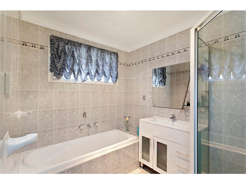 1/8 Baronda Close, Flinders NSW 2529