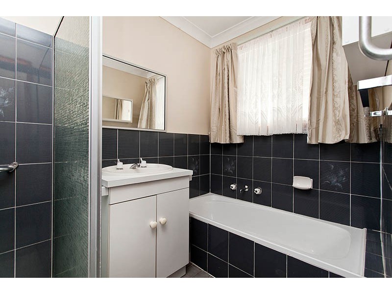 8/5 Madden Street, Oak Flats NSW 2529