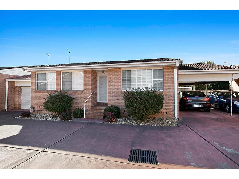 8/5 Madden Street, Oak Flats NSW 2529