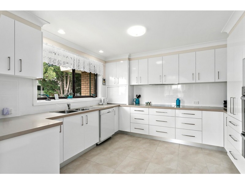 84 Madigan Boulevarde, Mount Warrigal NSW 2528