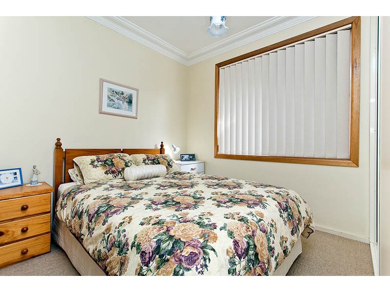 1 Monckton Avenue, Mount Warrigal NSW 2528