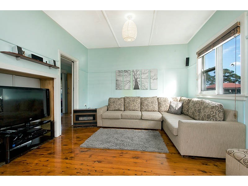 13 Edward Street, Barrack Heights NSW 2528