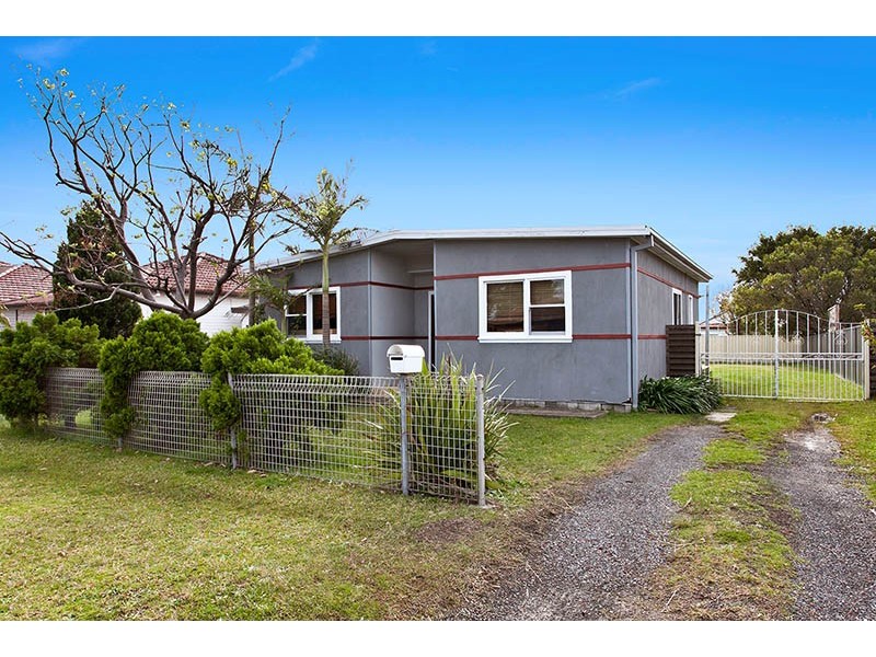13 Edward Street, Barrack Heights NSW 2528