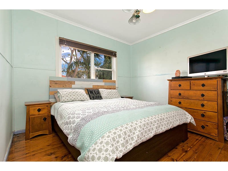 13 Edward Street, Barrack Heights NSW 2528