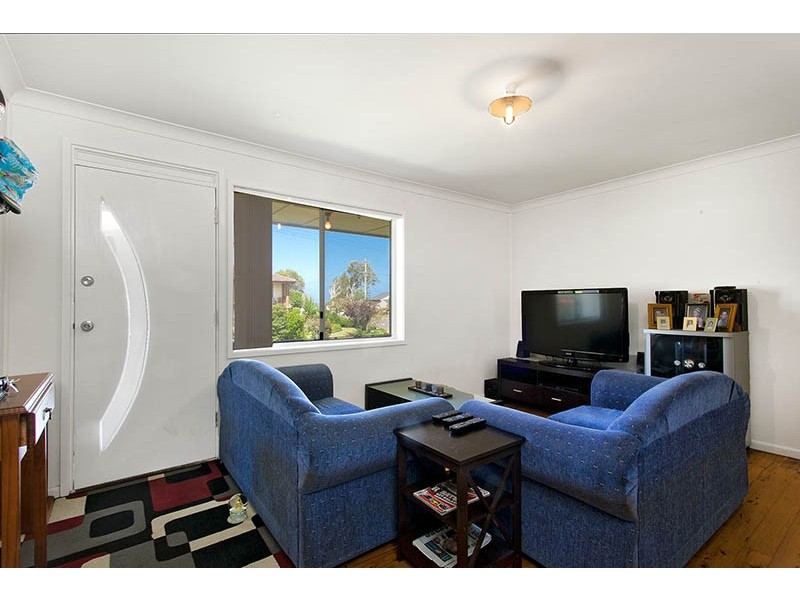 12 Rowley Avenue, Mount Warrigal NSW 2528