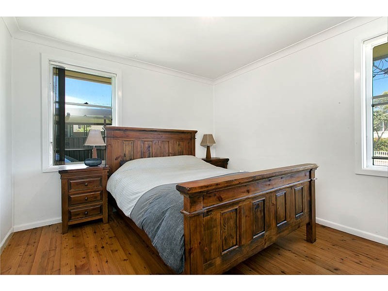 12 Rowley Avenue, Mount Warrigal NSW 2528