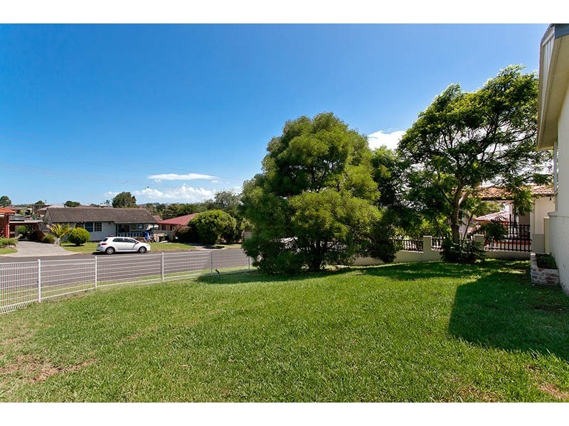 12 Rowley Avenue, Mount Warrigal NSW 2528