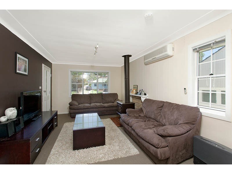 27 Ponsford Street, Warilla NSW 2528