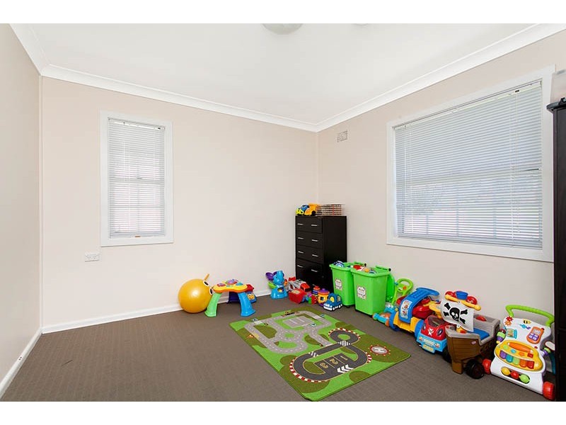 27 Ponsford Street, Warilla NSW 2528