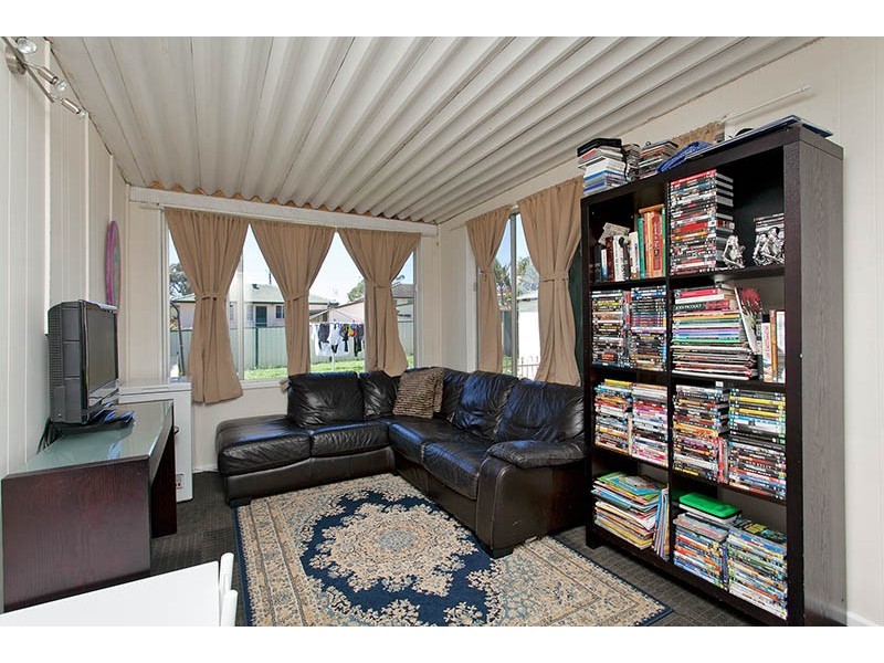 27 Ponsford Street, Warilla NSW 2528