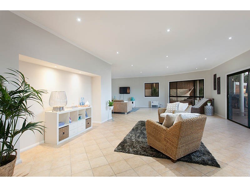 10 Houtman Avenue, Shell Cove NSW 2529