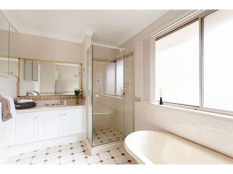 11 Baronda Close, Flinders NSW 2529