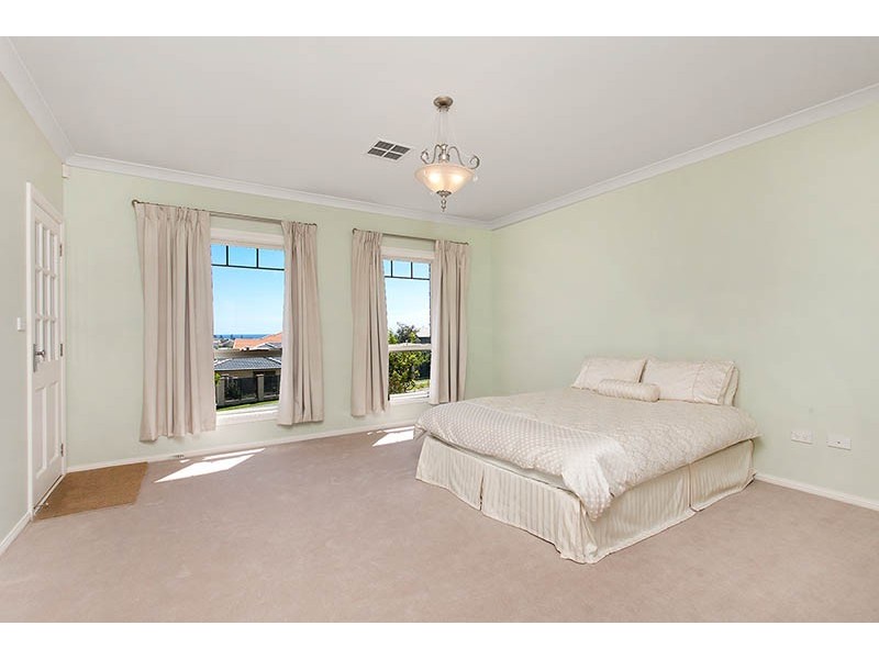 6 Hinchinbrook Drive, Shell Cove NSW 2529