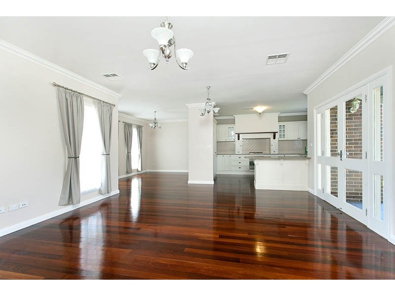 6 Hinchinbrook Drive, Shell Cove NSW 2529