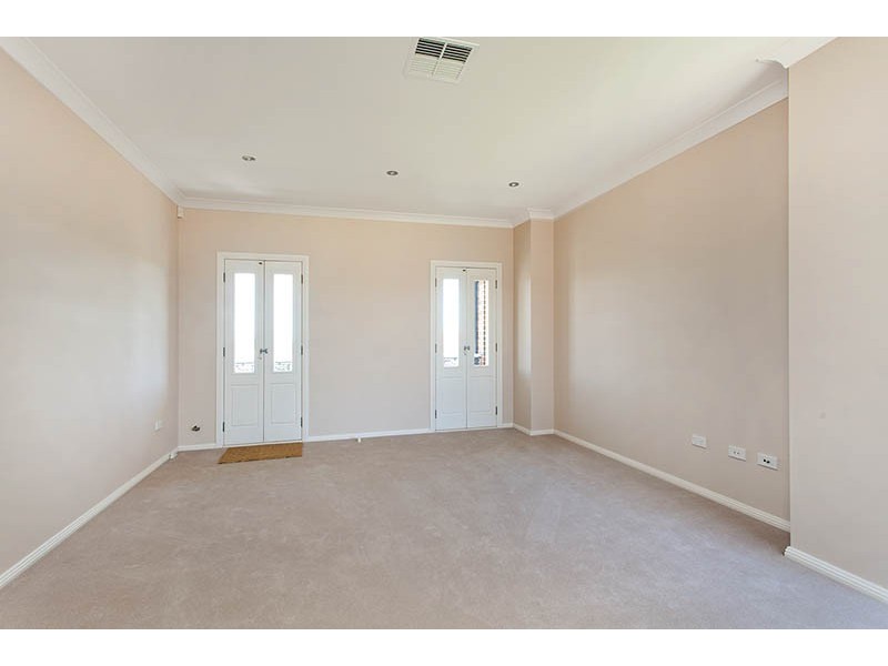 6 Hinchinbrook Drive, Shell Cove NSW 2529