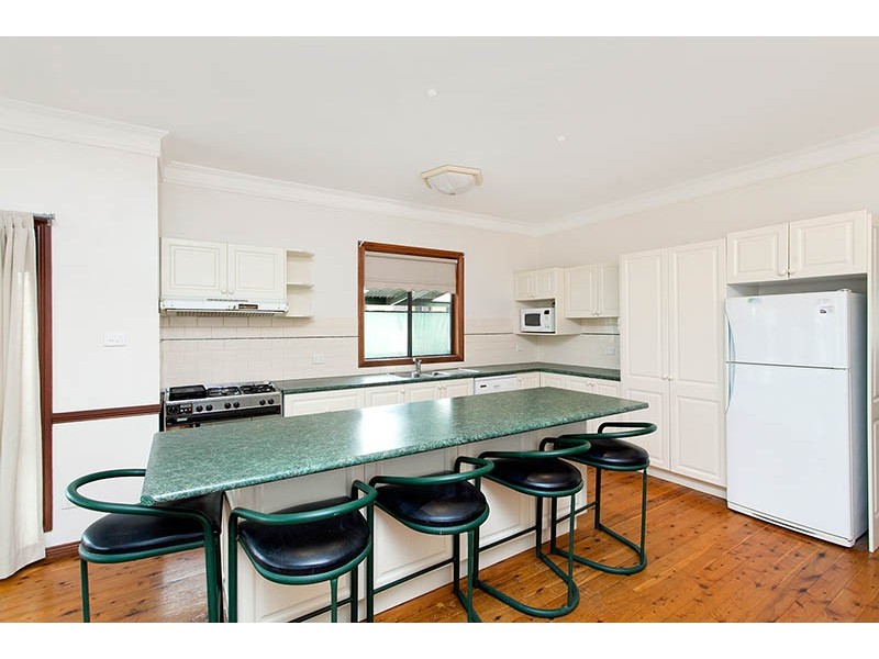 124 Osborne Parade, Warilla NSW 2528