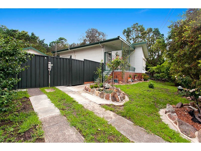 54 Lake Entrance, Oak Flats NSW 2529