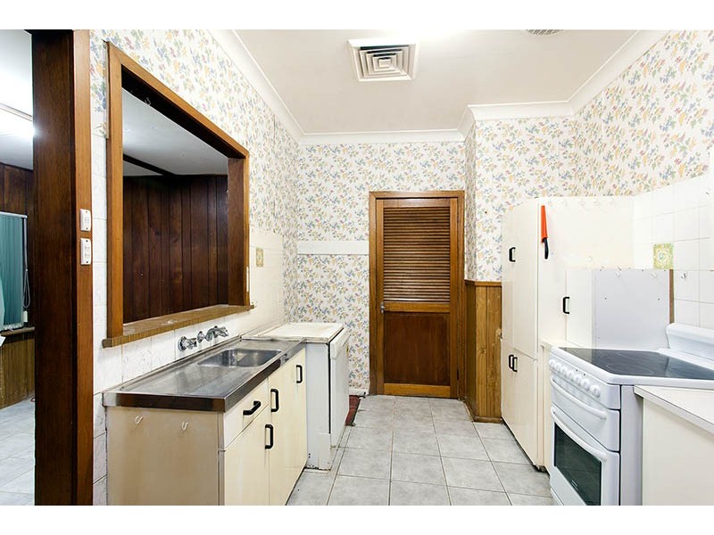 54 Lake Entrance, Oak Flats NSW 2529