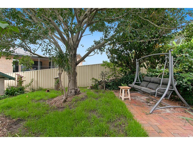 54 Lake Entrance, Oak Flats NSW 2529