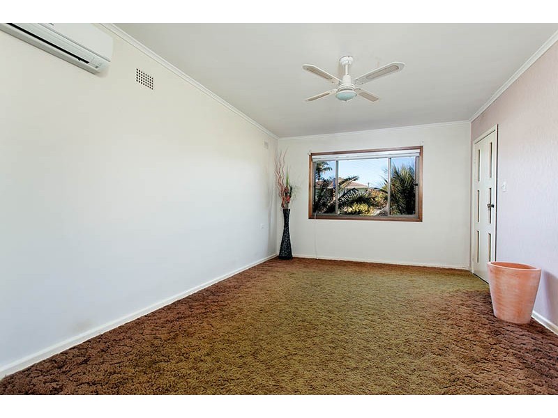 49 Queen Street, Lake Illawarra NSW 2528